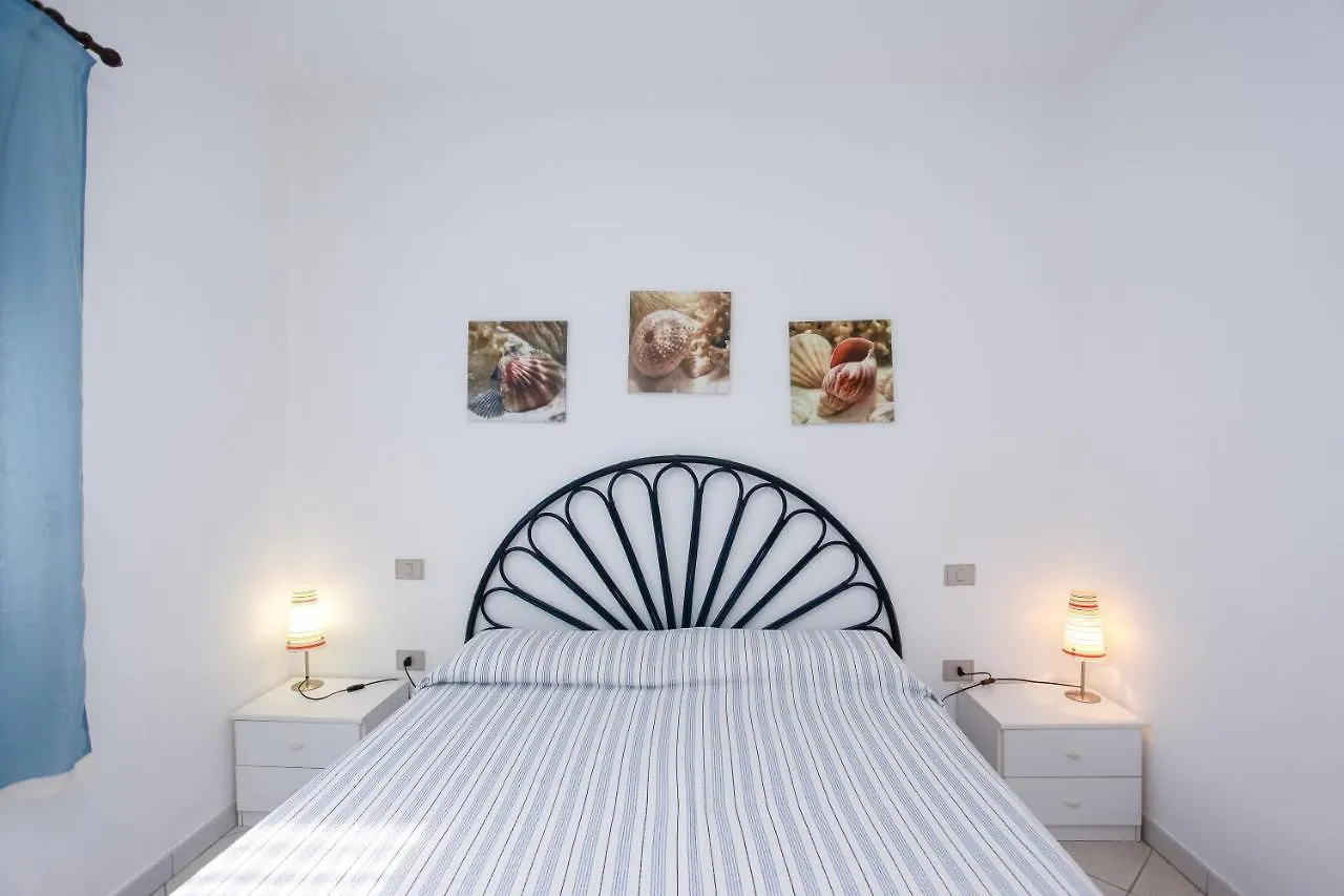 بيت للعطل La Ena Casa Vacanze بودوني